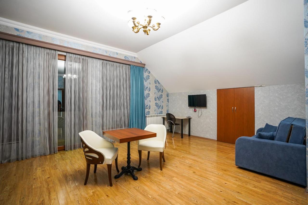 Natali Hotel Borjomi ภายนอก รูปภาพ