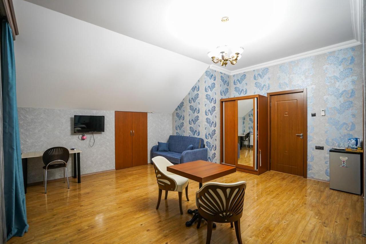 Natali Hotel Borjomi ภายนอก รูปภาพ