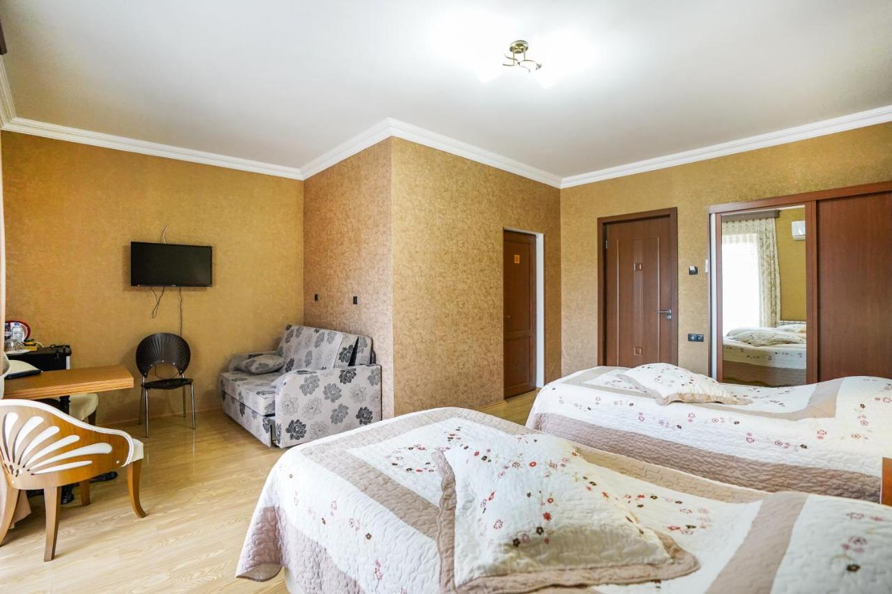 Natali Hotel Borjomi ภายนอก รูปภาพ