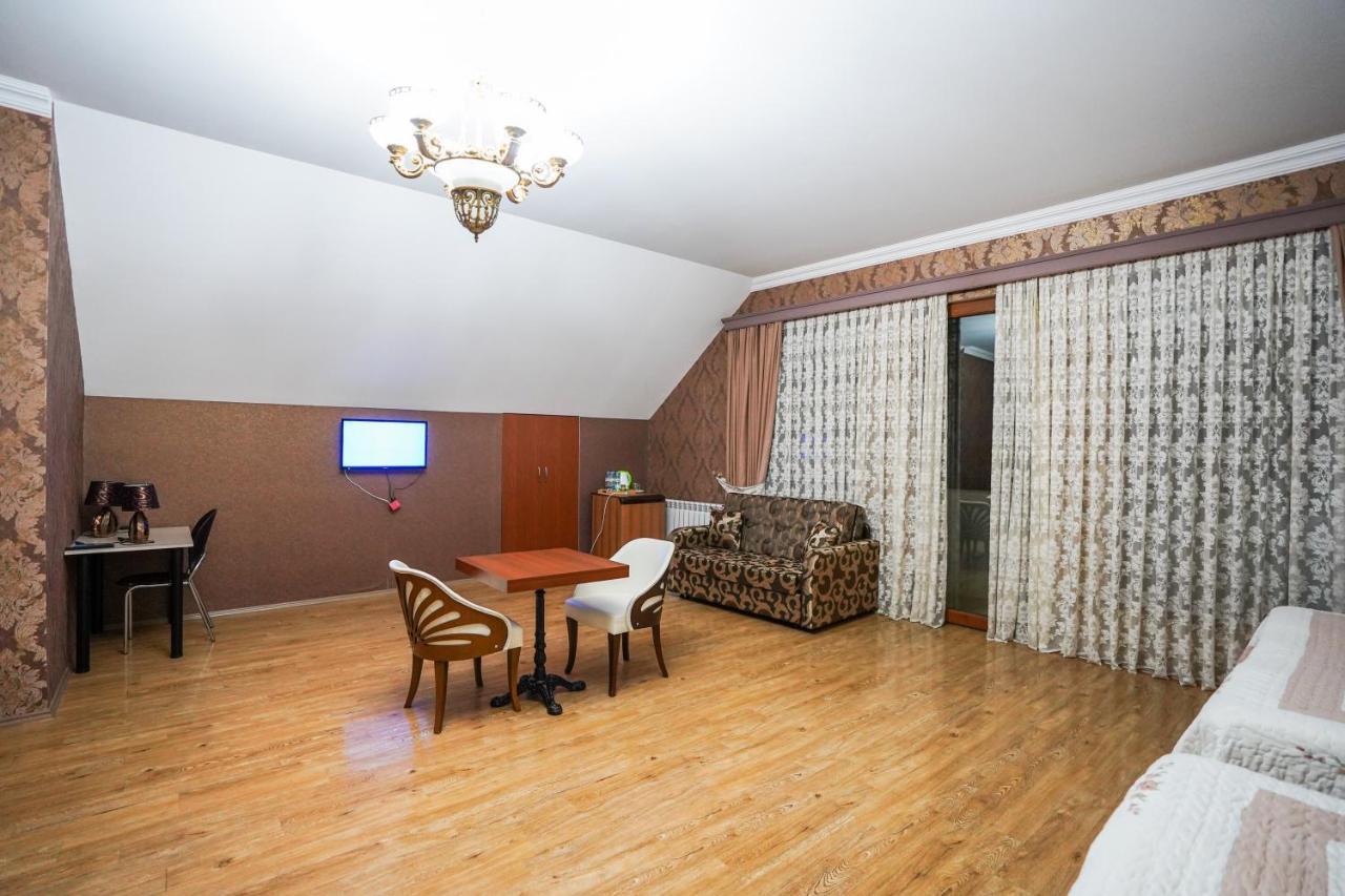Natali Hotel Borjomi ภายนอก รูปภาพ