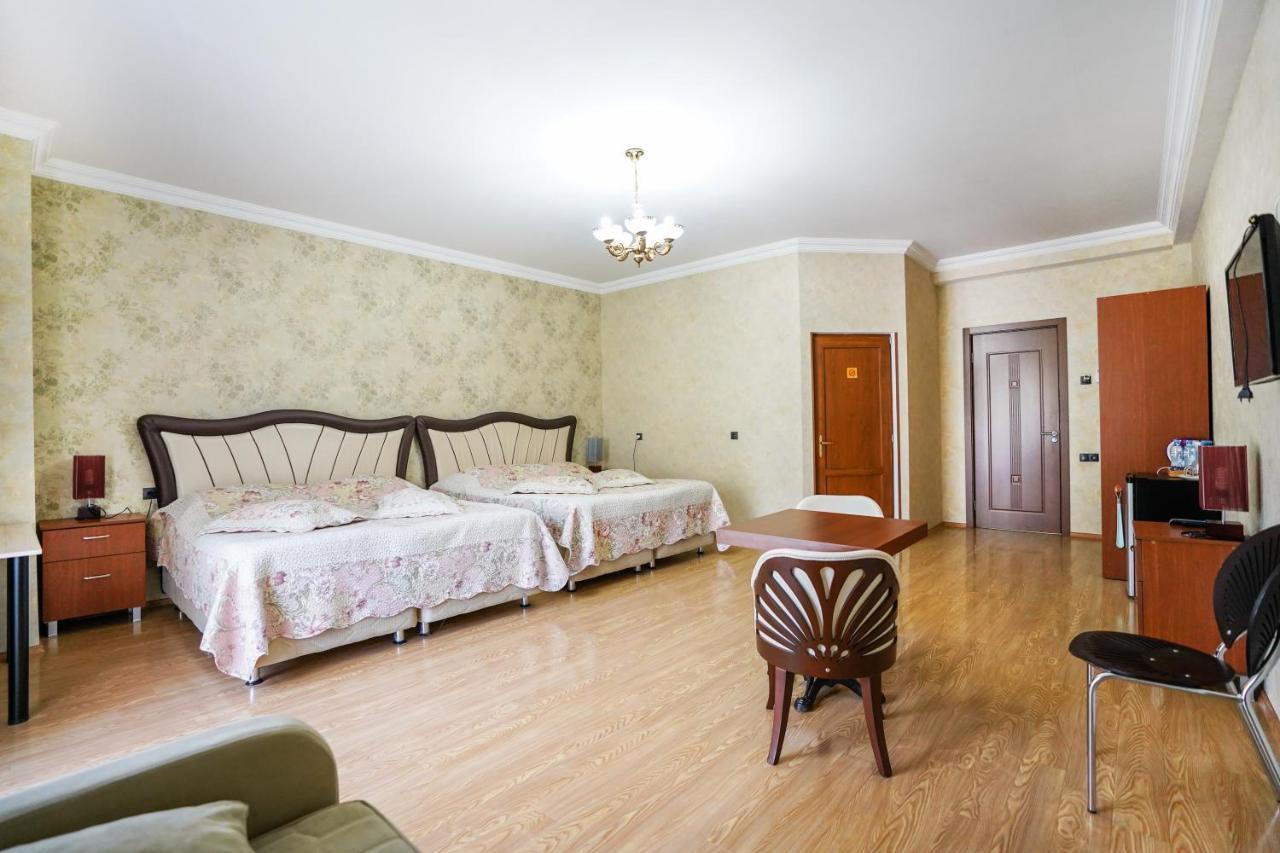 Natali Hotel Borjomi ภายนอก รูปภาพ