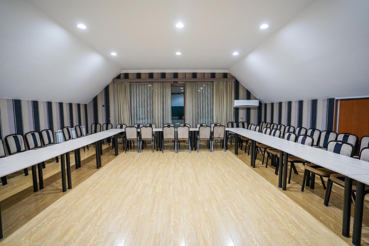 Natali Hotel Borjomi ภายนอก รูปภาพ